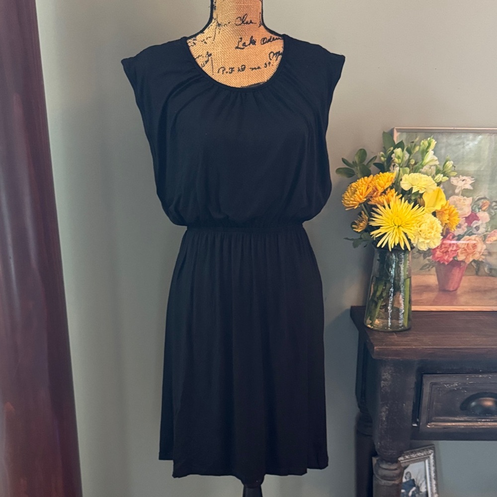 Mama Wear everyday nursing dress. Size medium.
